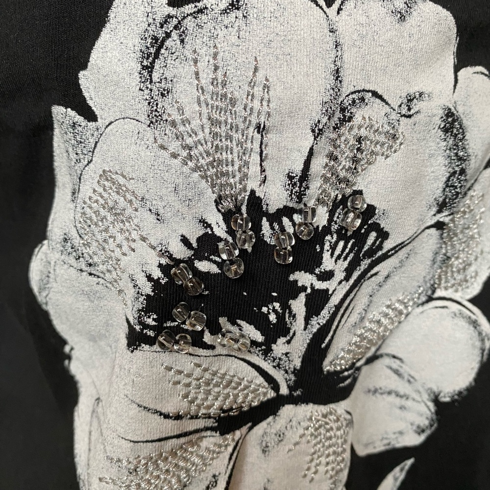 White House Black Market XL Black & White Floral Rhinestone Shirt - Picture 5 of 6